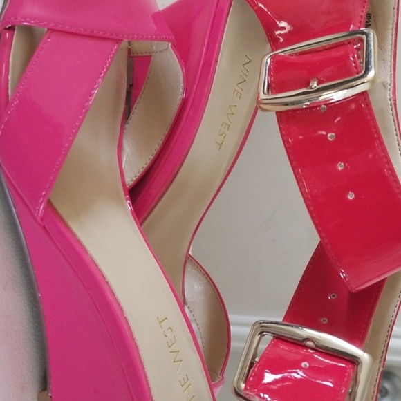 Sandals - Picture 2 of 2